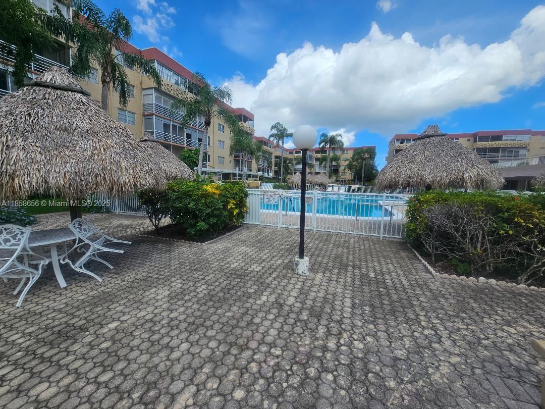 POLYNESIAN GARDENS CONDOM - Residential