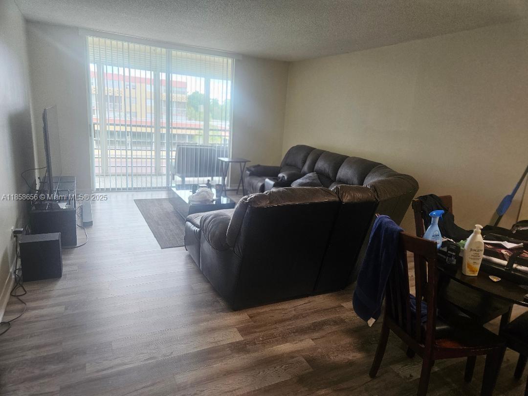 POLYNESIAN GARDENS CONDOM - Residential