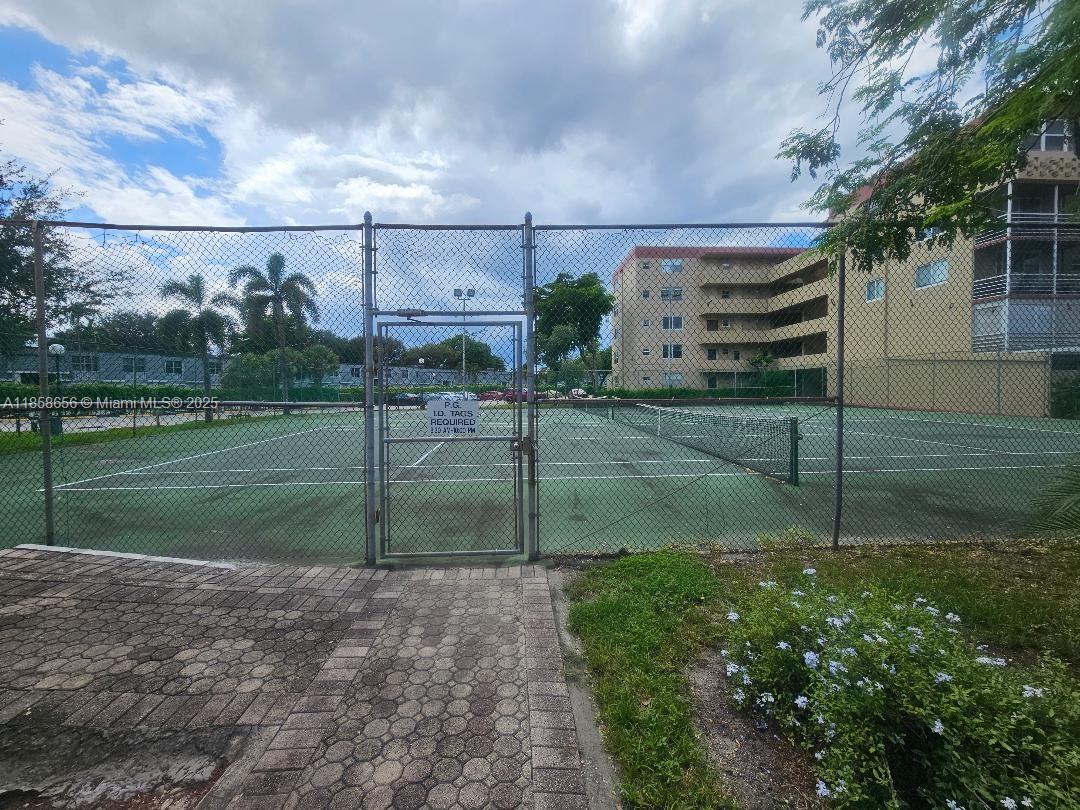 POLYNESIAN GARDENS CONDOM - Residential