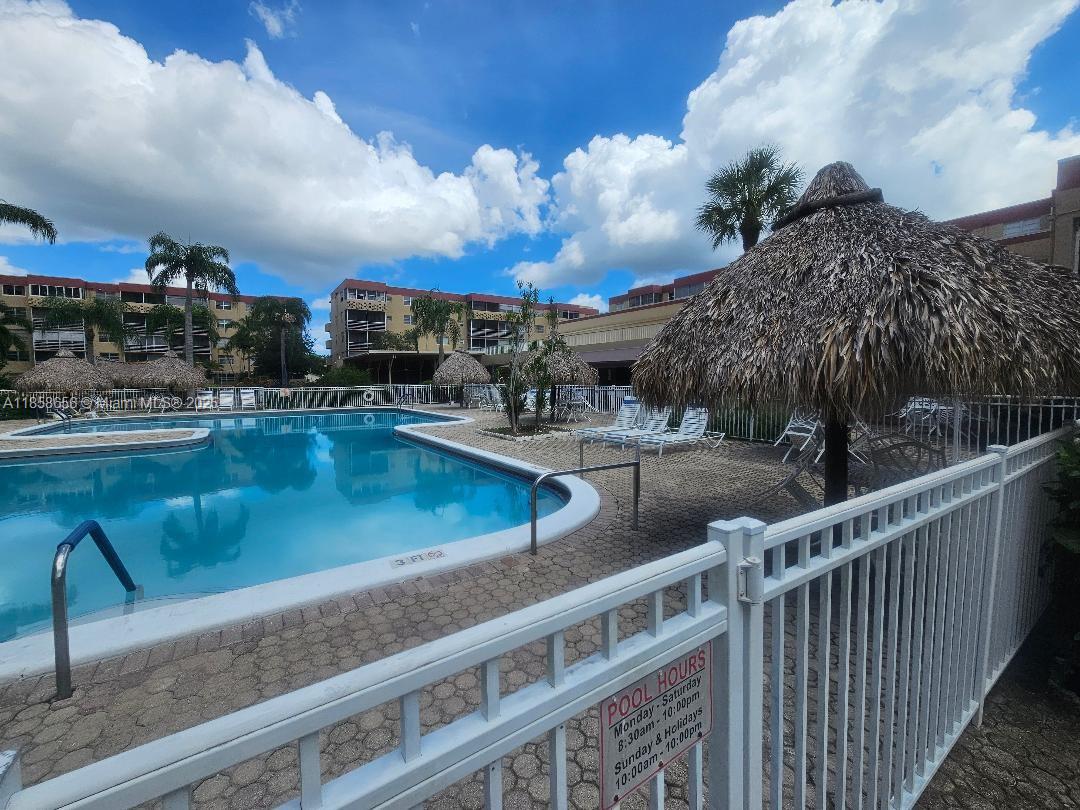 POLYNESIAN GARDENS CONDOM - Residential