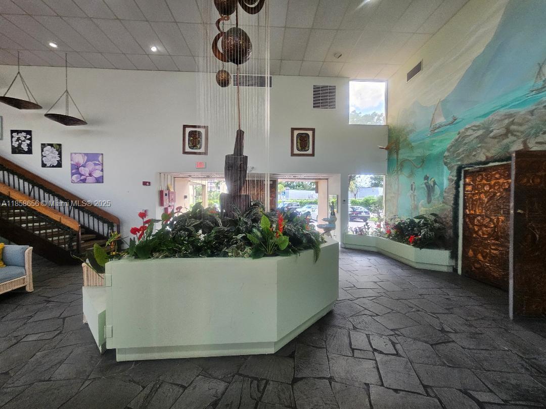 POLYNESIAN GARDENS CONDOM - Residential