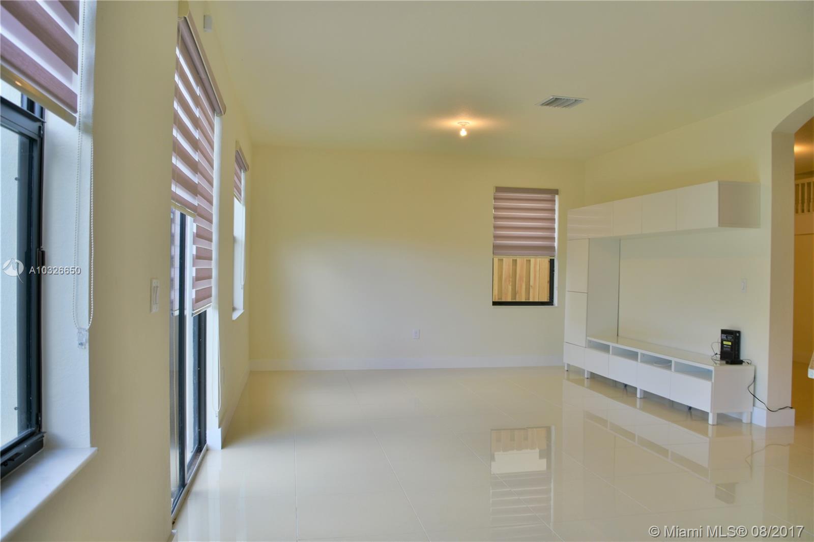 GRAND BAY NORTH - Residential Lease