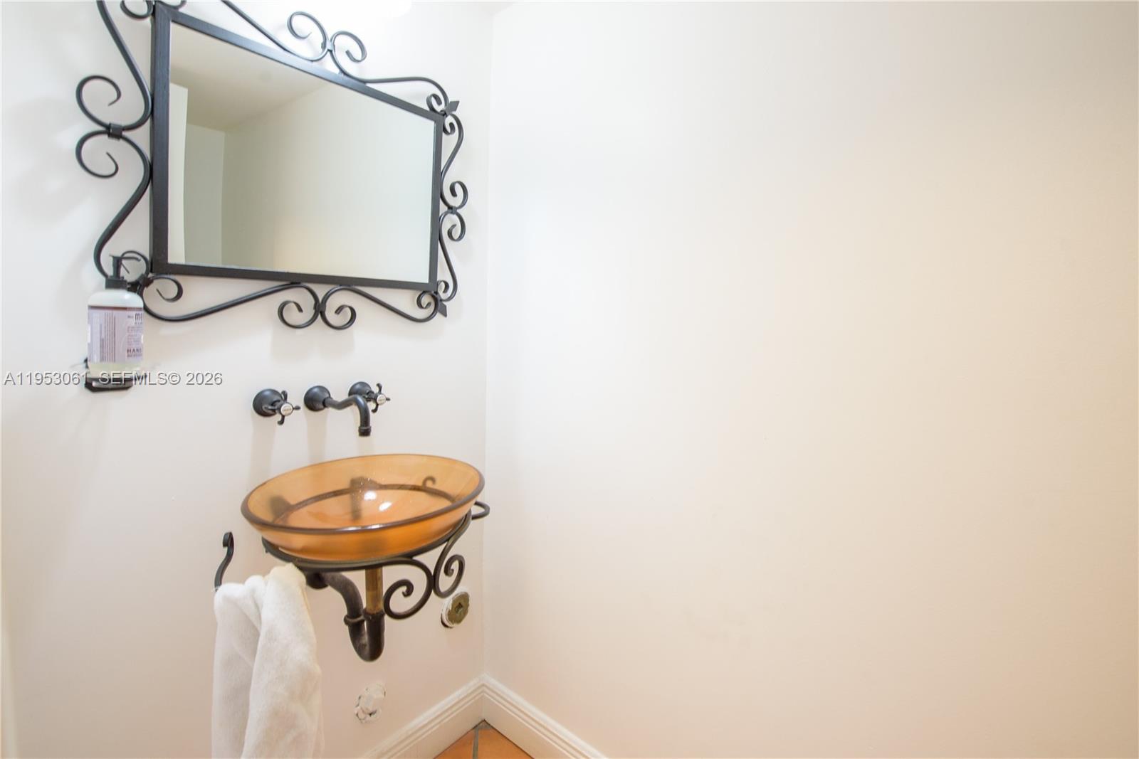 KENDALL GLENN CONDO - Residential