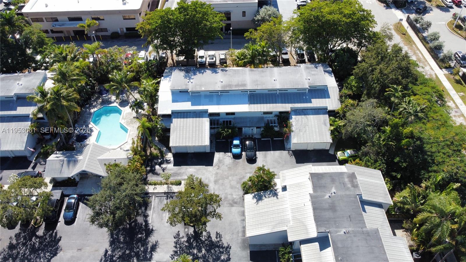 KENDALL GLENN CONDO - Residential