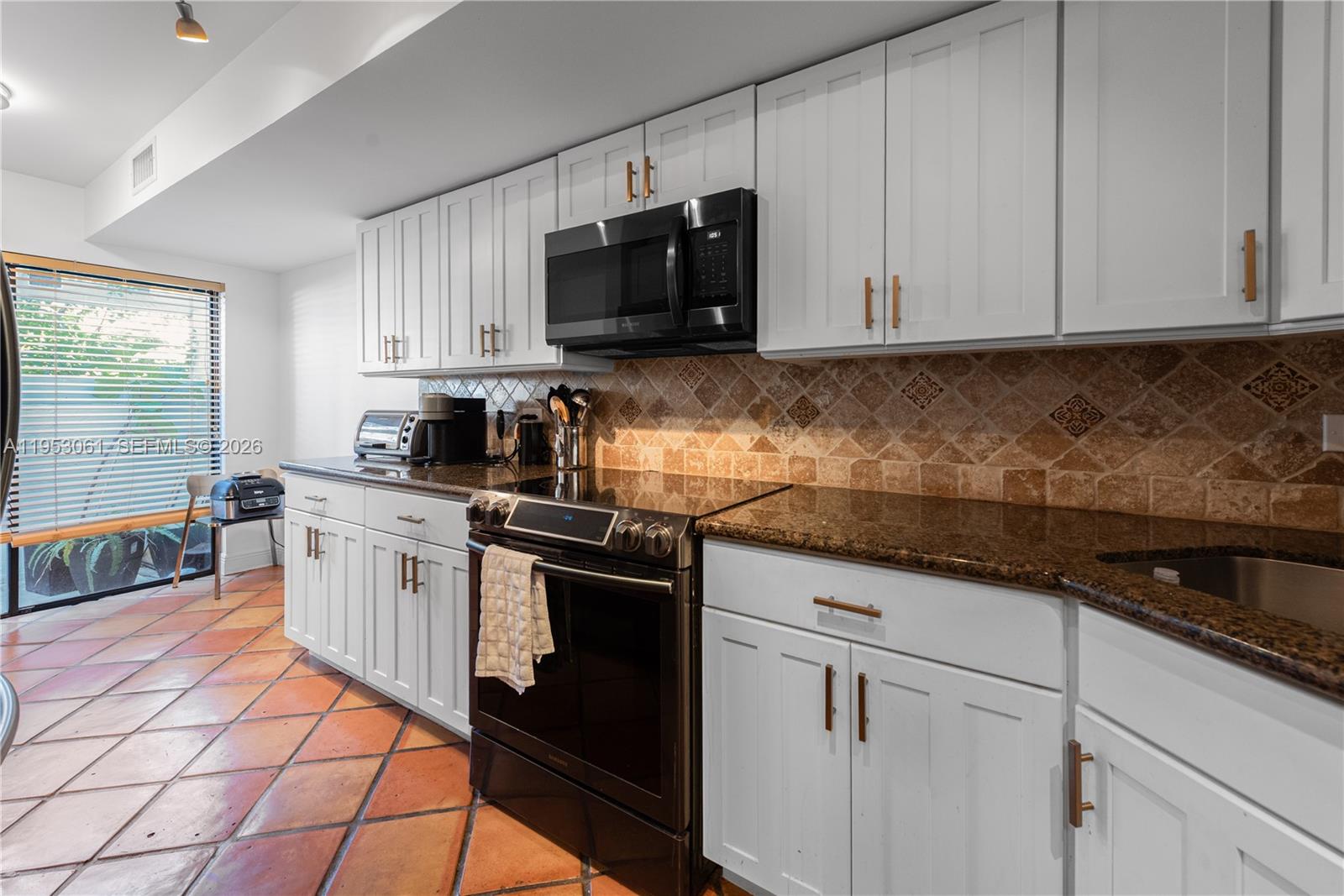 KENDALL GLENN CONDO - Residential