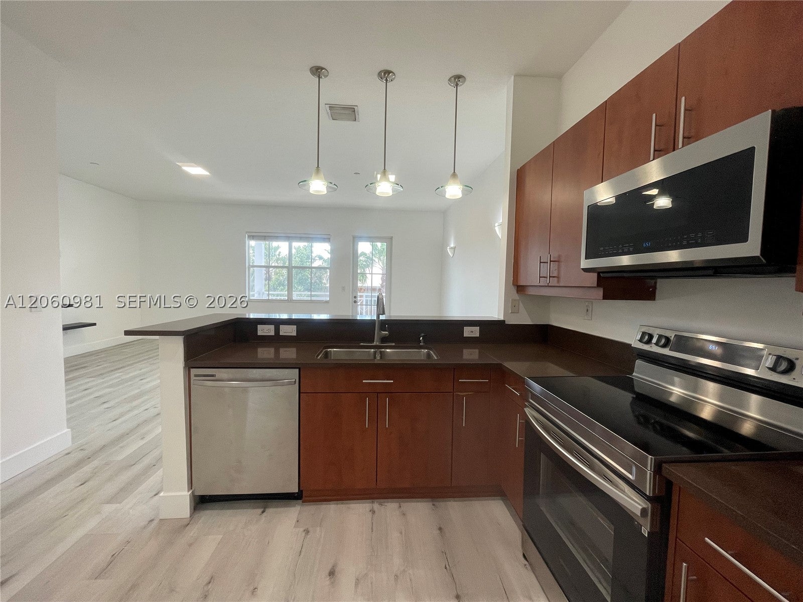 412 SW 13th Ter 412