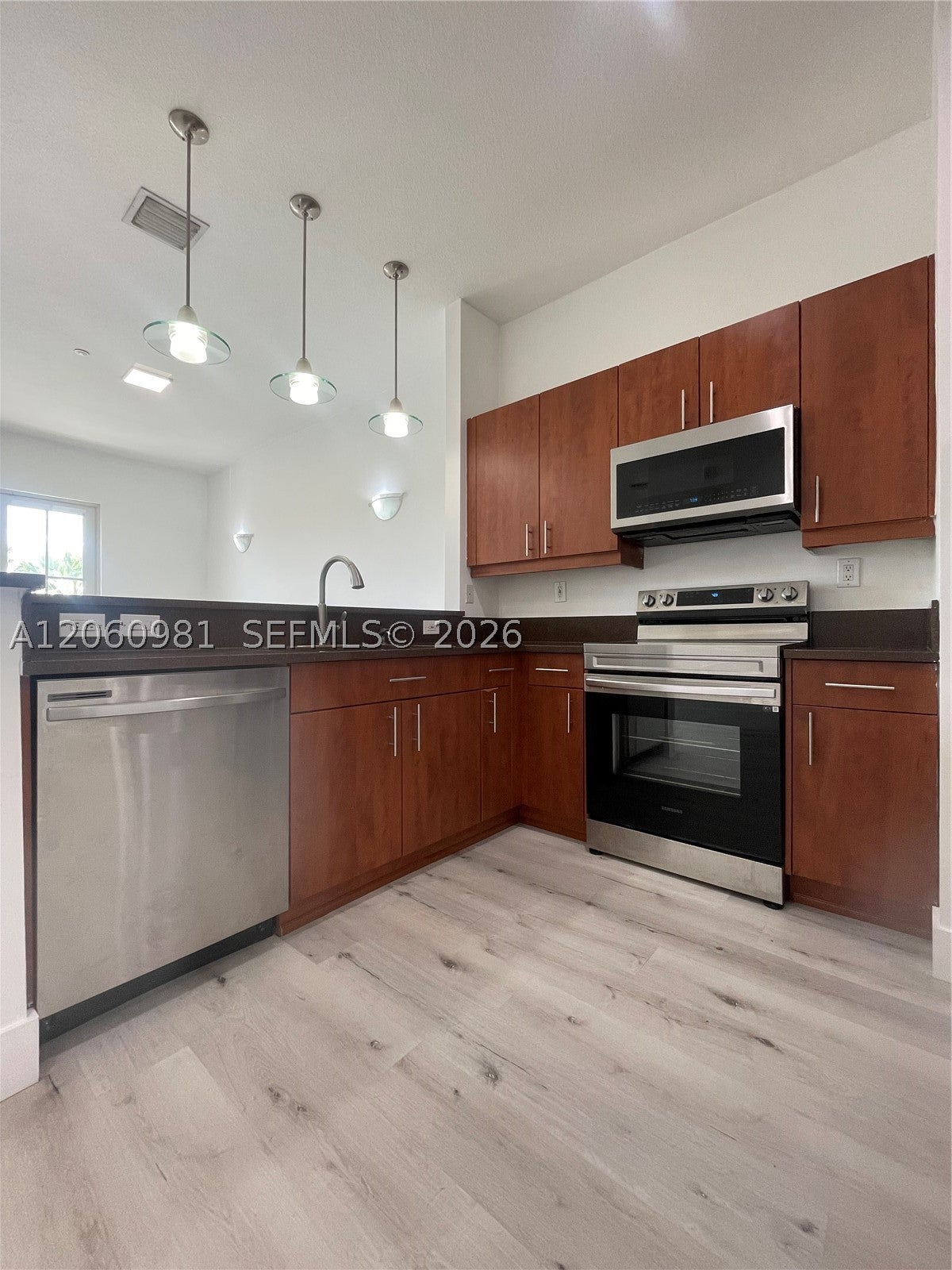412 SW 13th Ter 412