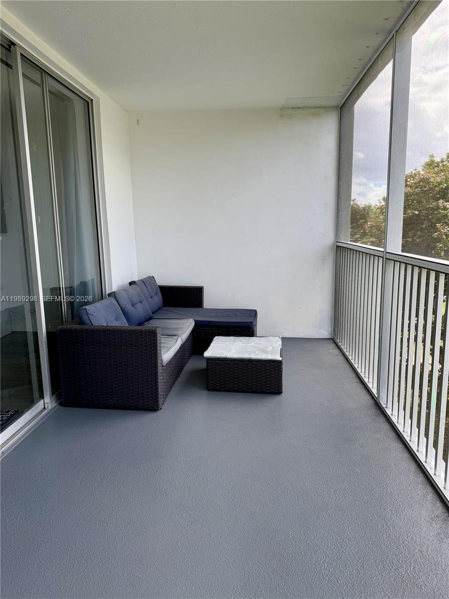 NO 22 PALM-AIRE COUNTRY C - Residential Lease