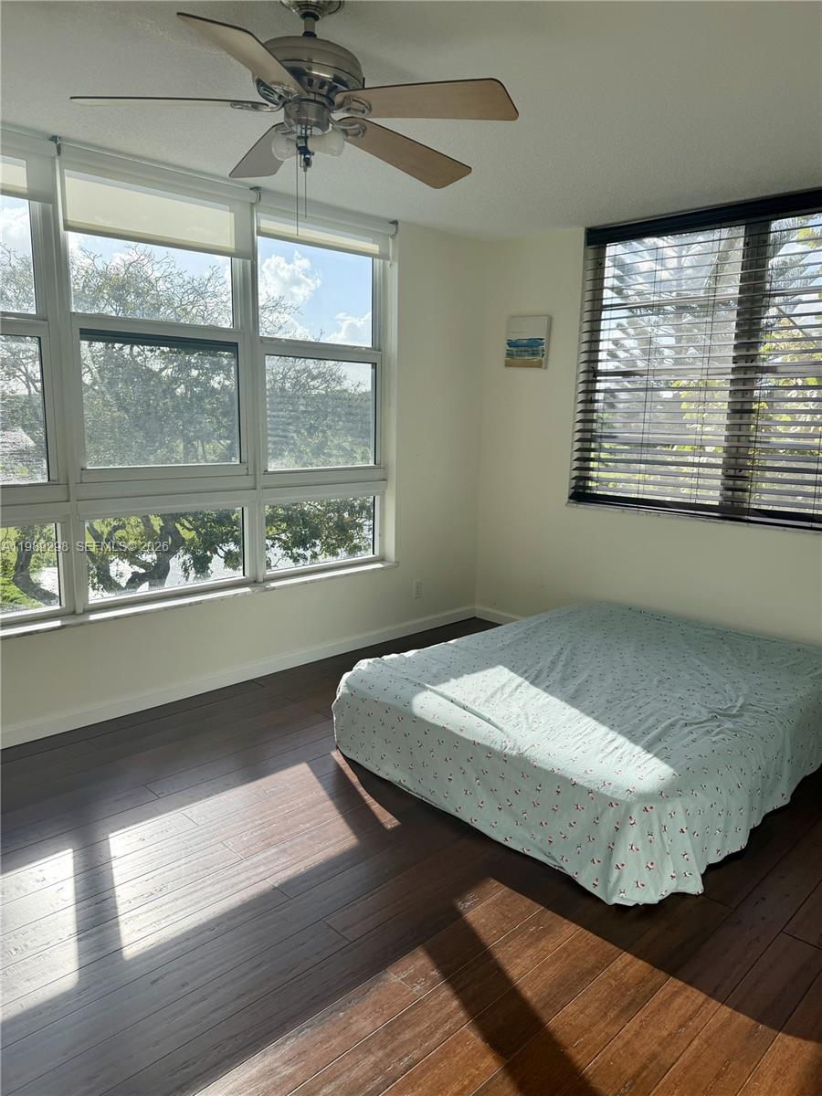 NO 22 PALM-AIRE COUNTRY C - Residential Lease