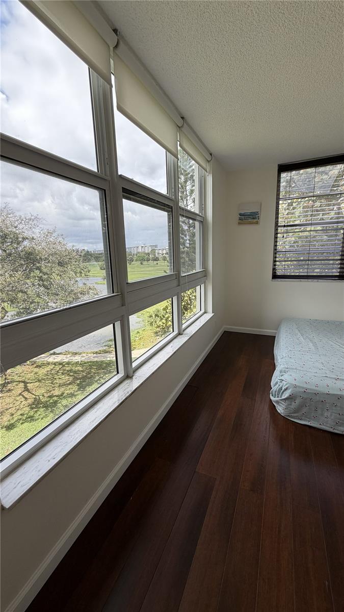 NO 22 PALM-AIRE COUNTRY C - Residential Lease