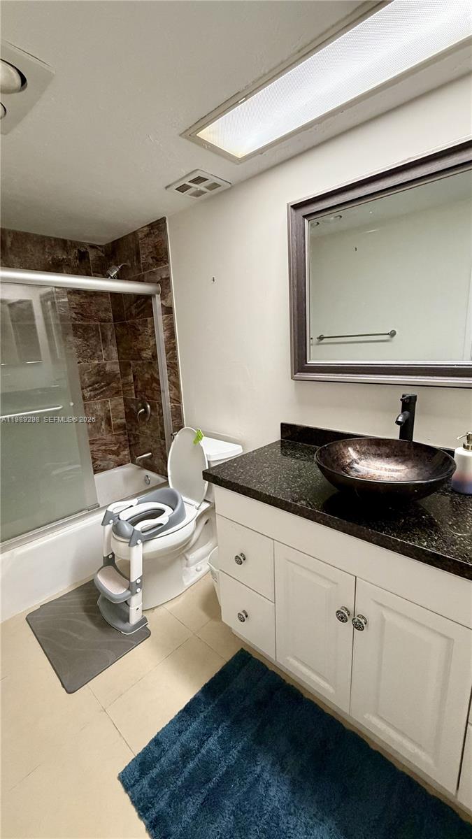 NO 22 PALM-AIRE COUNTRY C - Residential Lease