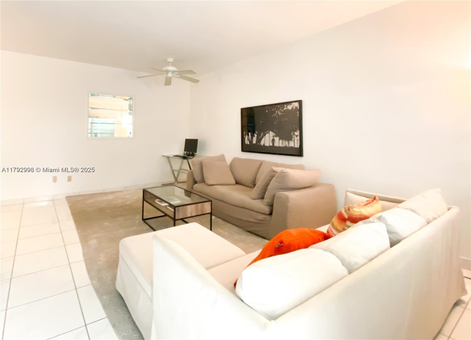 Rental Property at 1755 Washington Ave 2C, Miami Beach, Miami-Dade County, Florida - Bedrooms: 1 
Bathrooms: 1  - $2,200 MO.