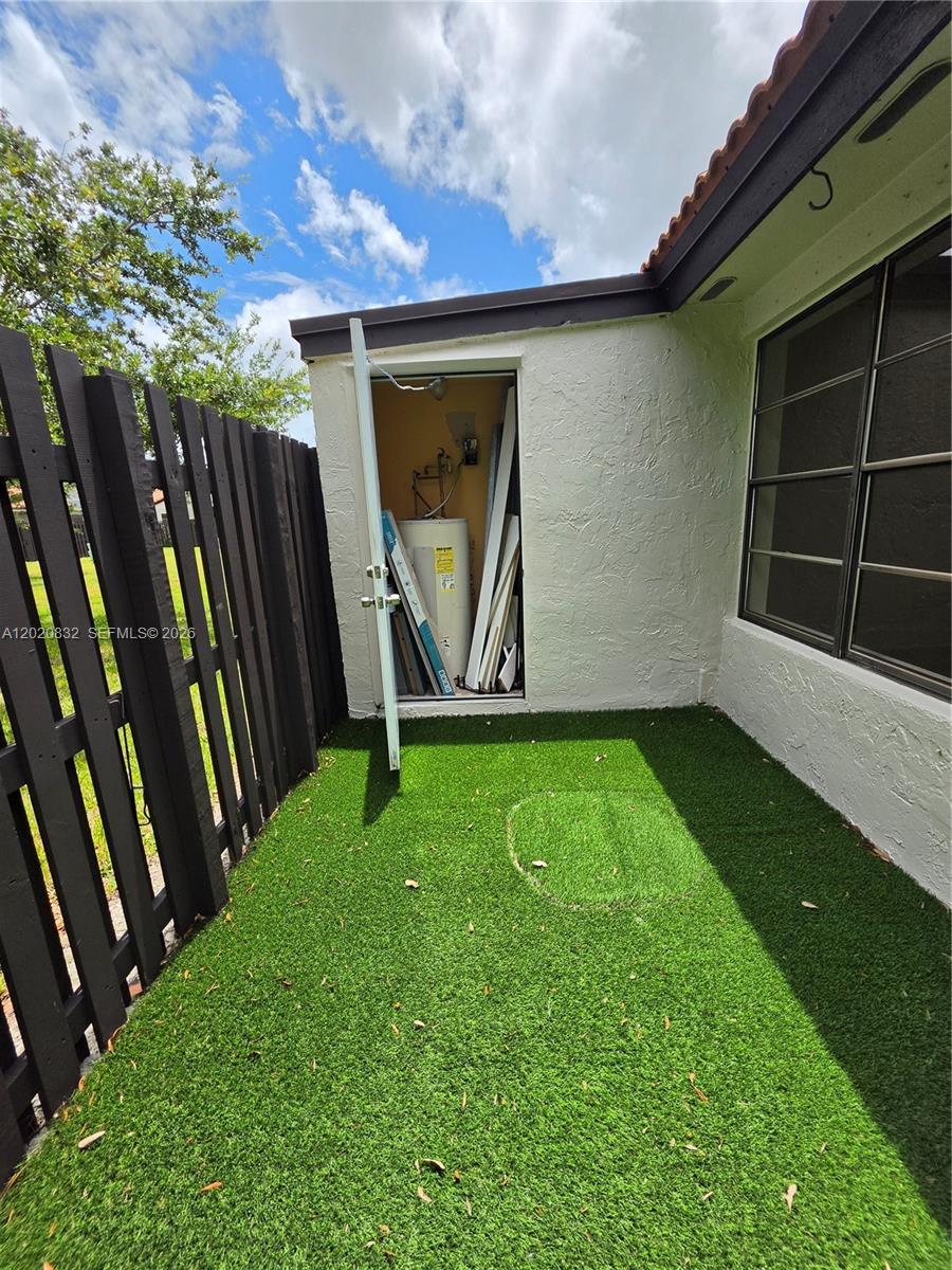 LAKES MEADOW VILG HOMES C - Residential