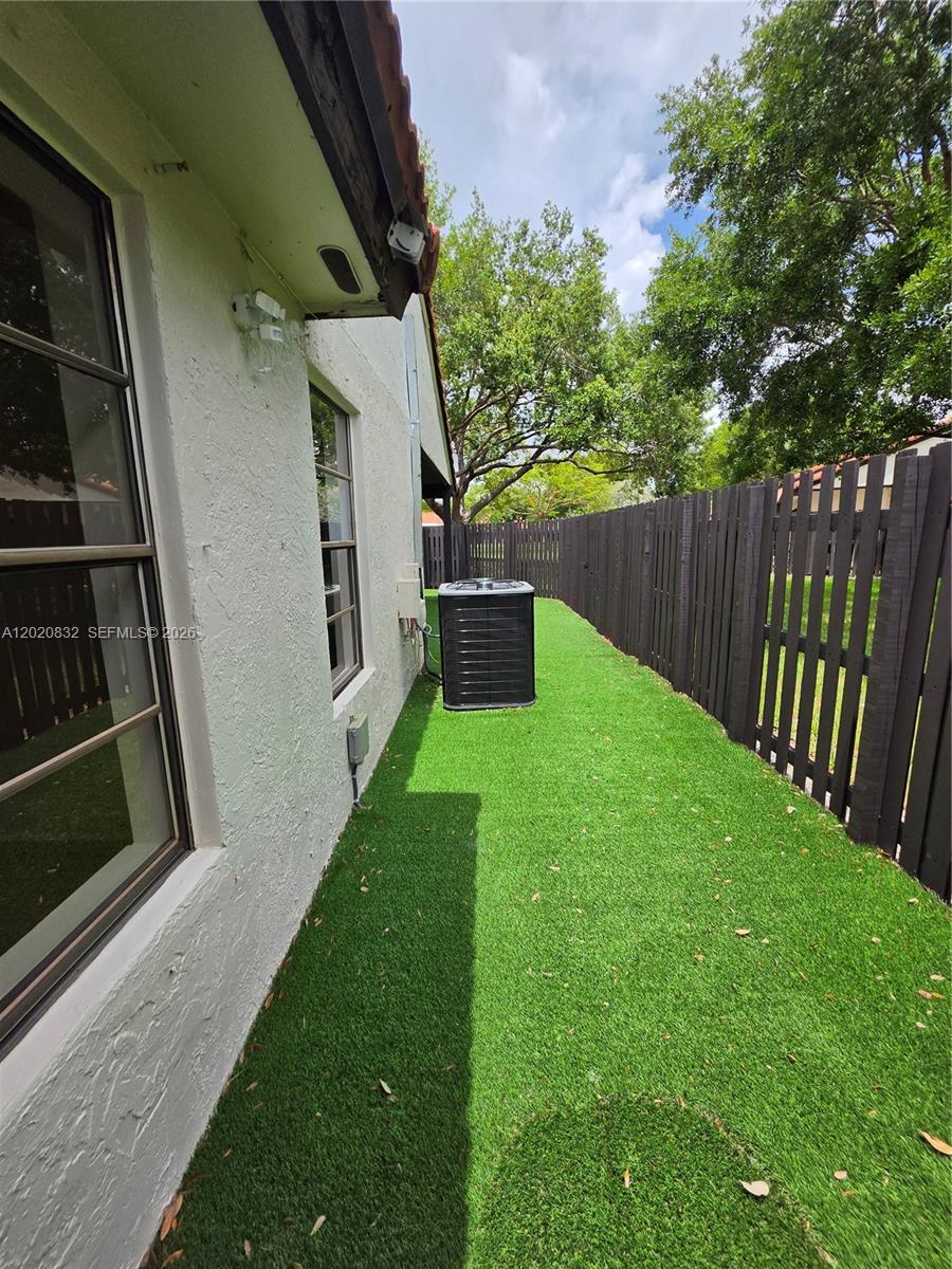 LAKES MEADOW VILG HOMES C - Residential