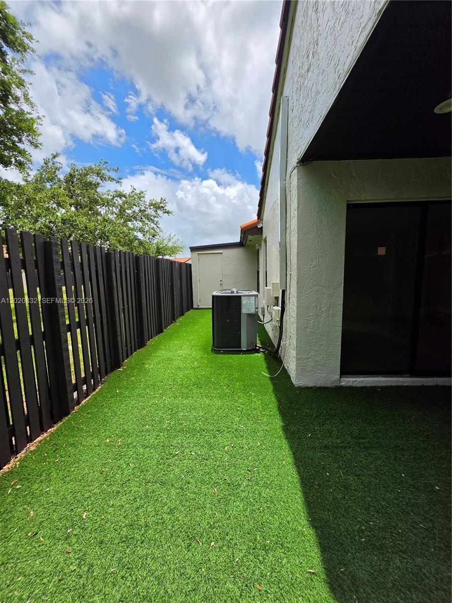 LAKES MEADOW VILG HOMES C - Residential