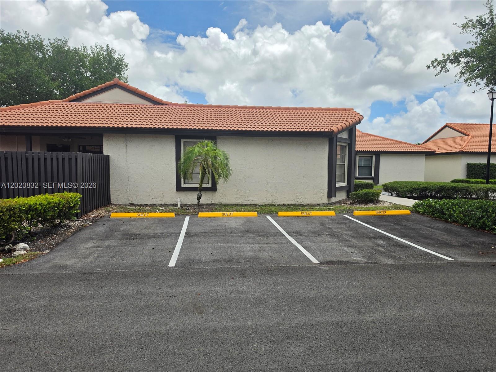 LAKES MEADOW VILG HOMES C - Residential