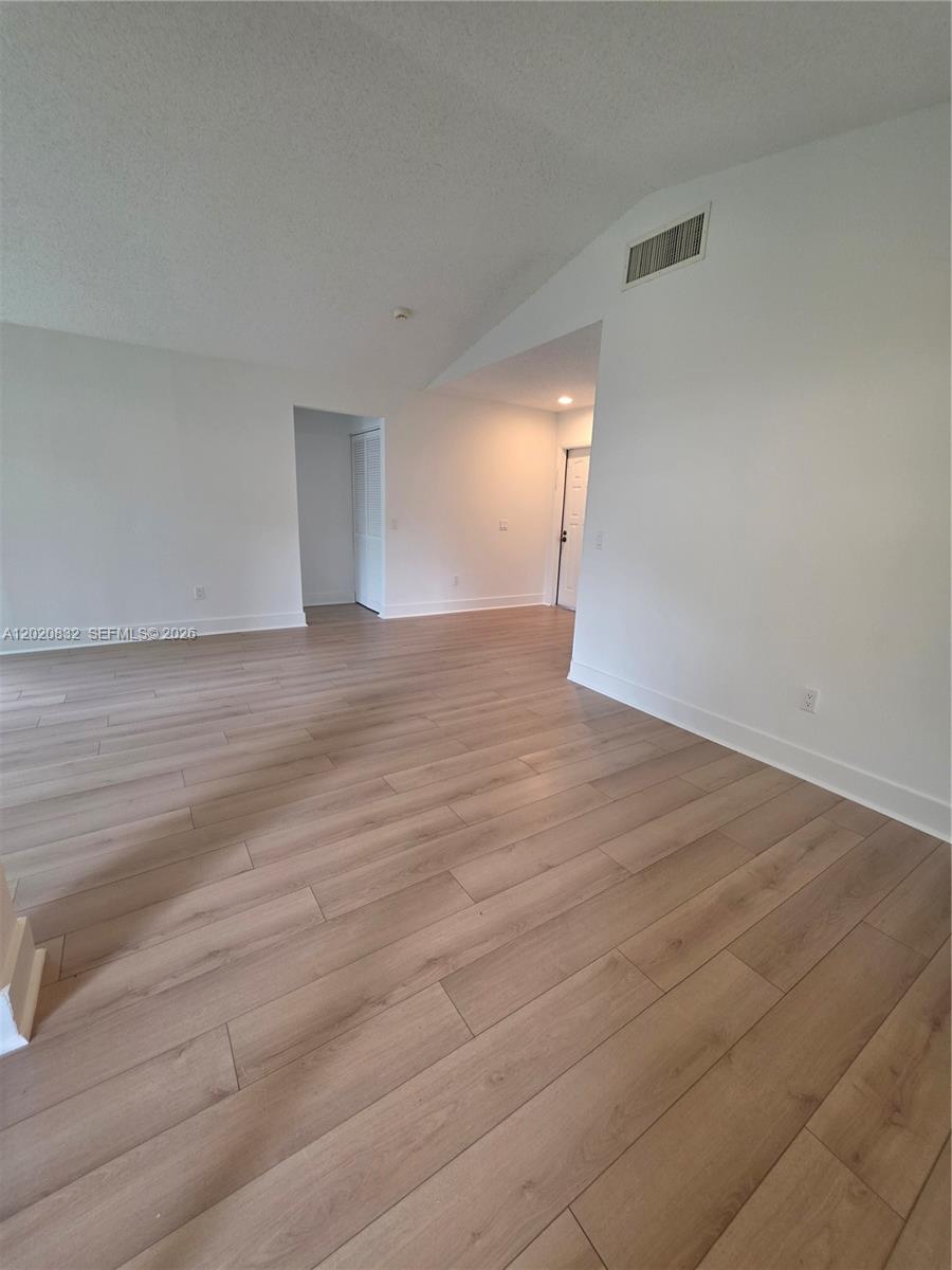 LAKES MEADOW VILG HOMES C - Residential