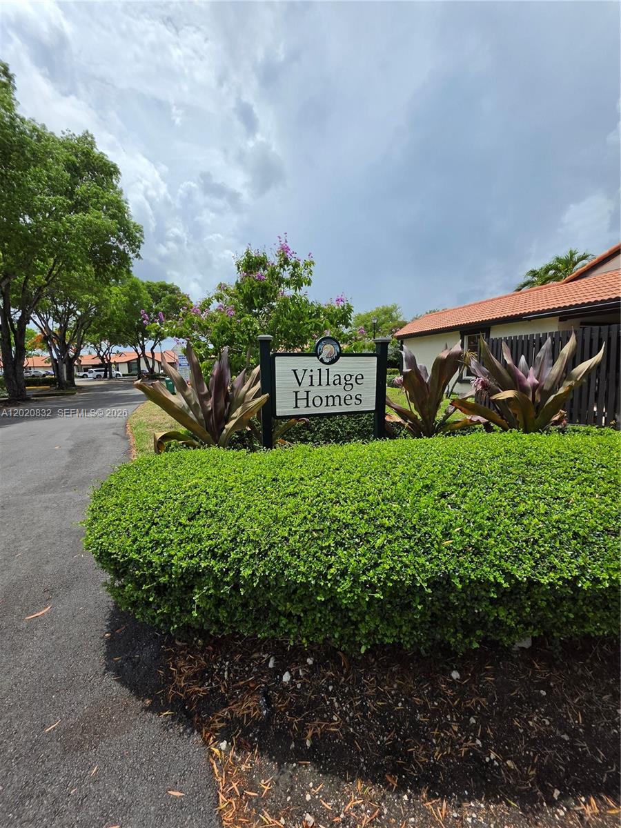 LAKES MEADOW VILG HOMES C - Residential