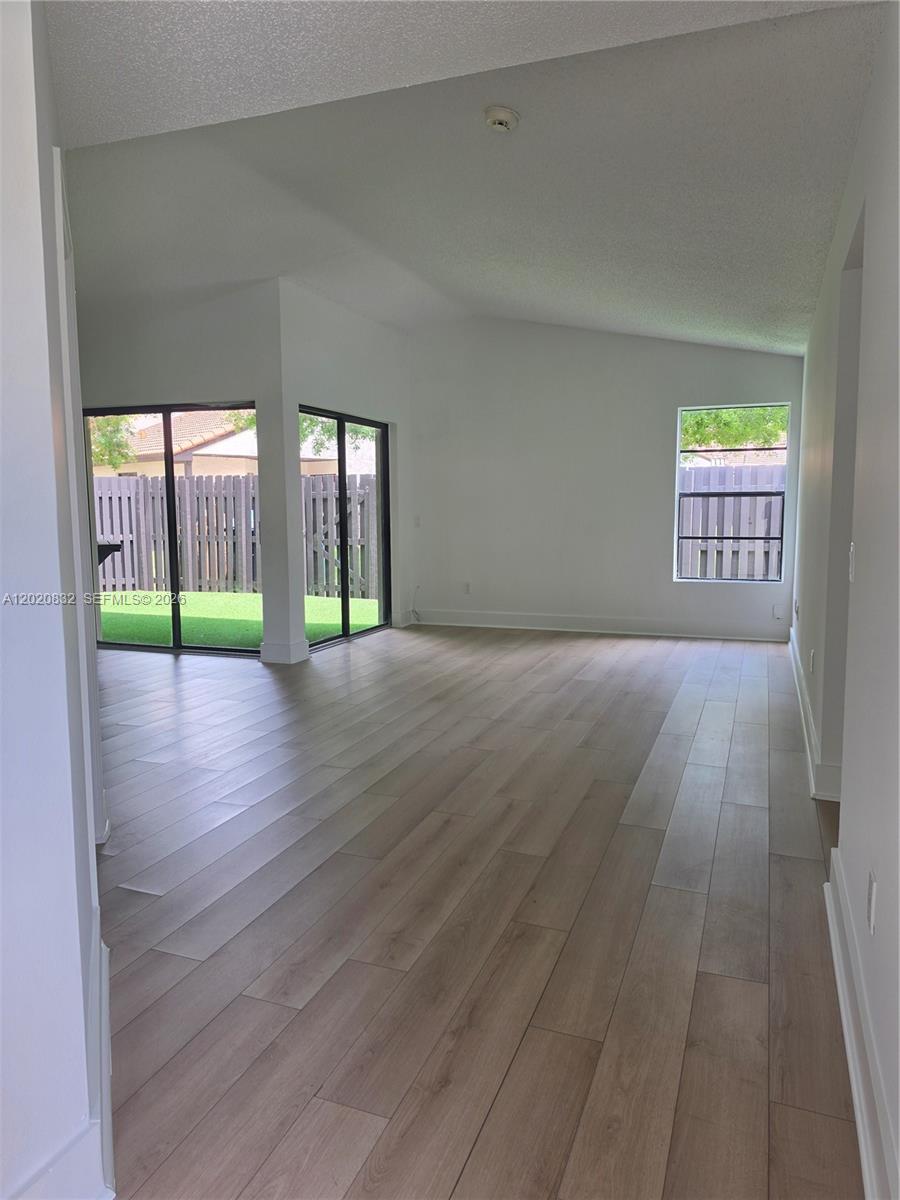 LAKES MEADOW VILG HOMES C - Residential