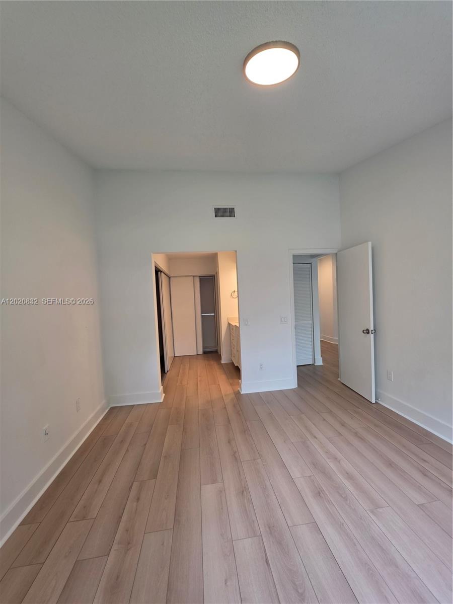 LAKES MEADOW VILG HOMES C - Residential