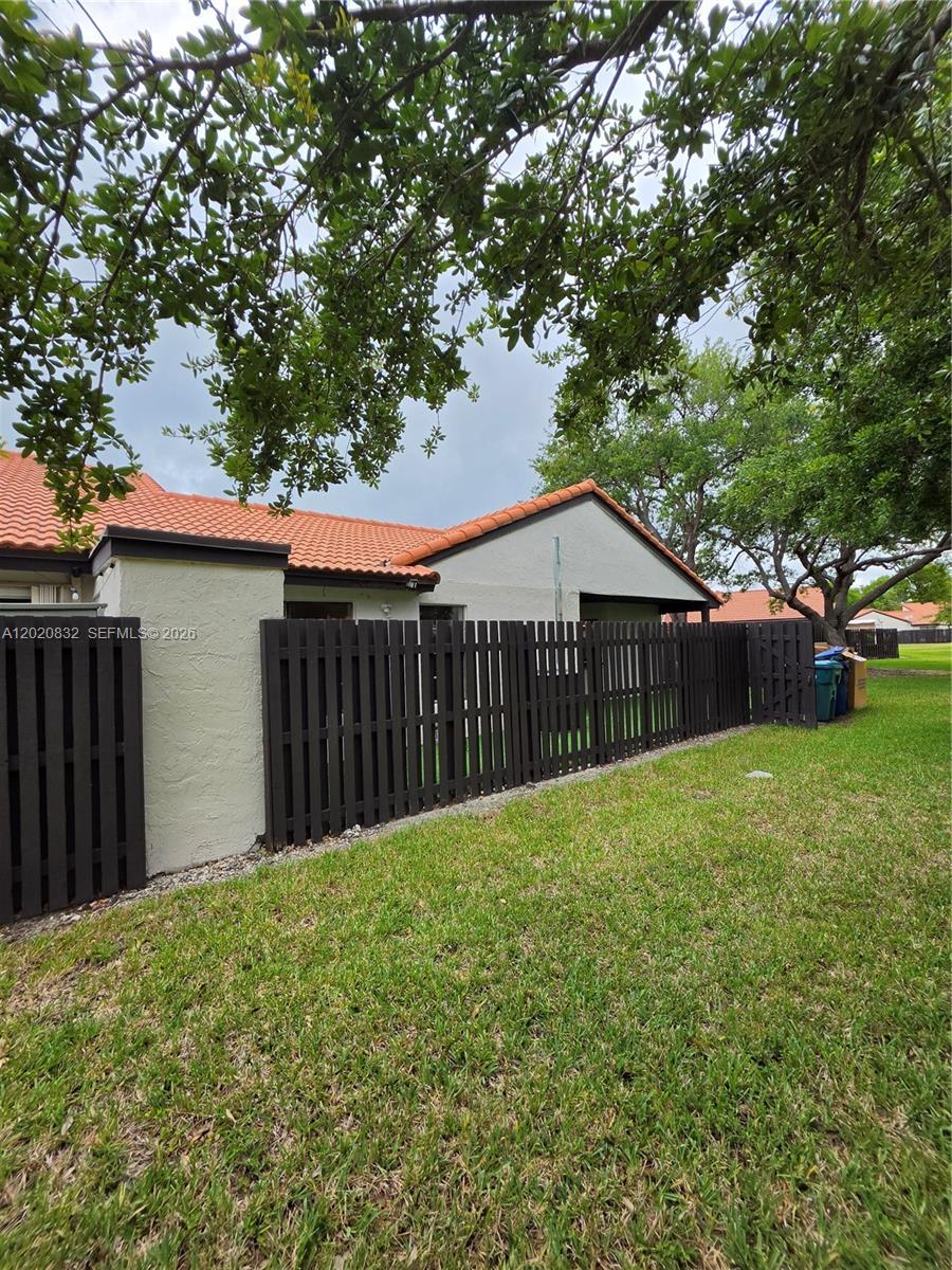 LAKES MEADOW VILG HOMES C - Residential