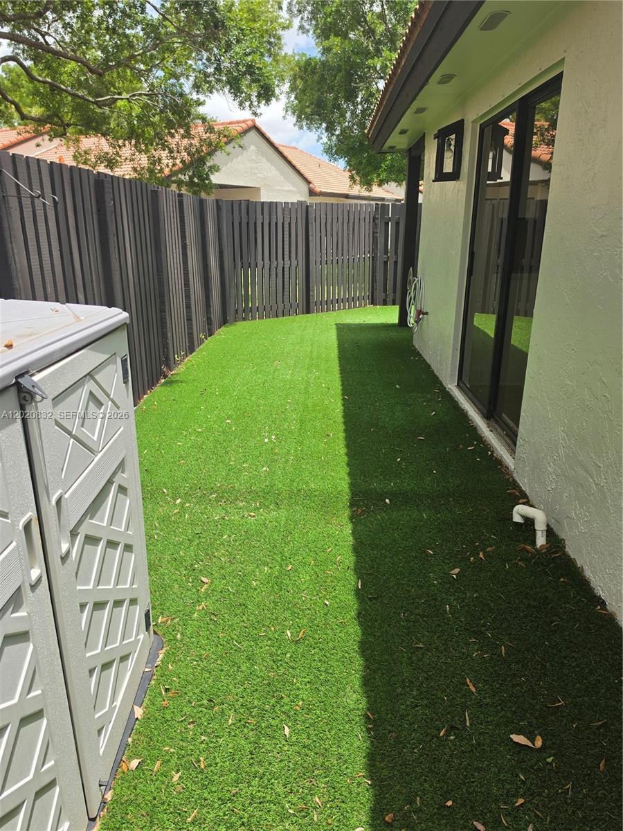 LAKES MEADOW VILG HOMES C - Residential