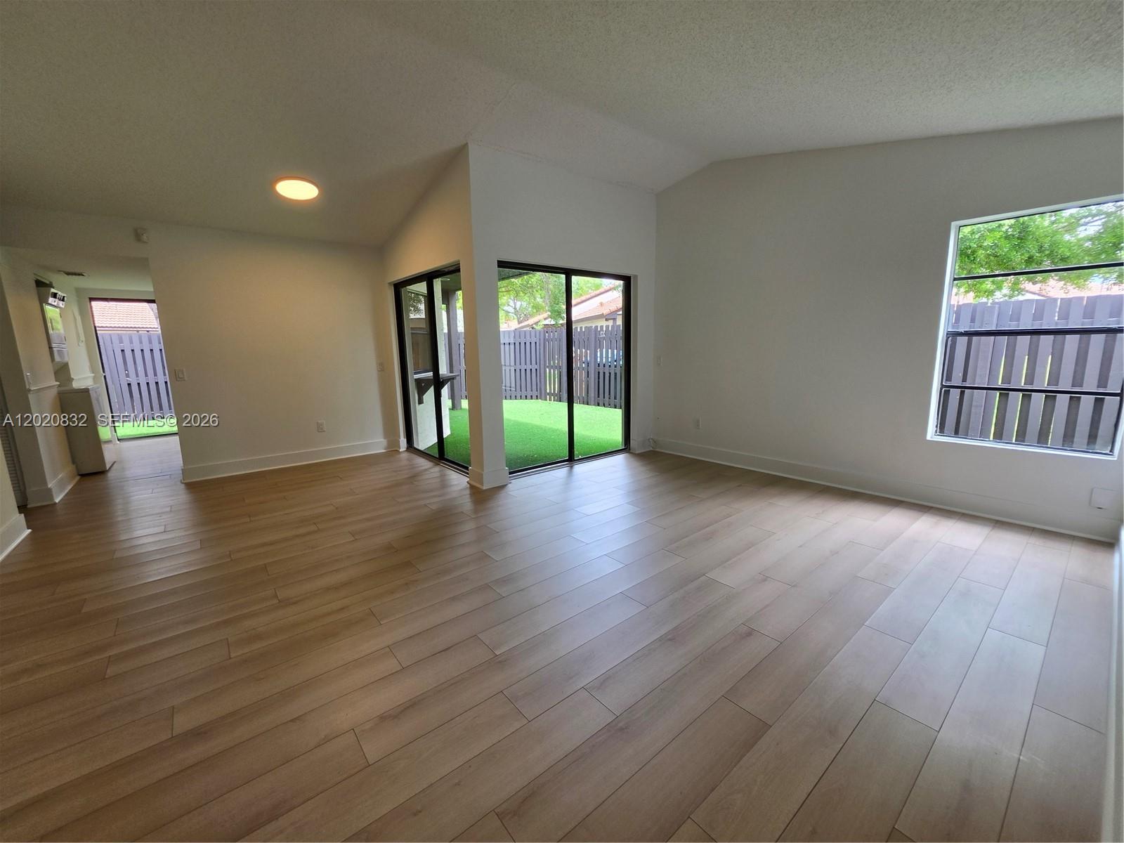 LAKES MEADOW VILG HOMES C - Residential