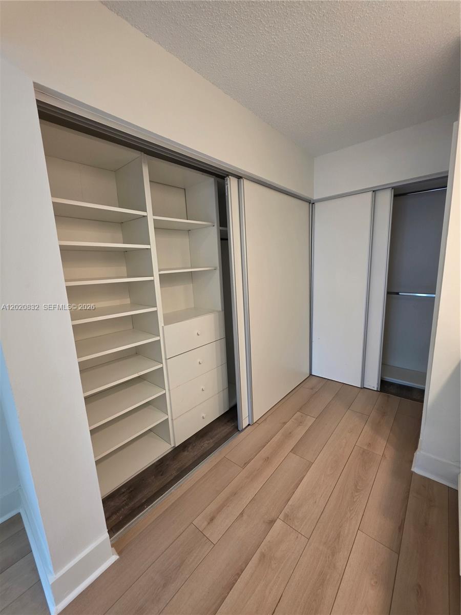 LAKES MEADOW VILG HOMES C - Residential