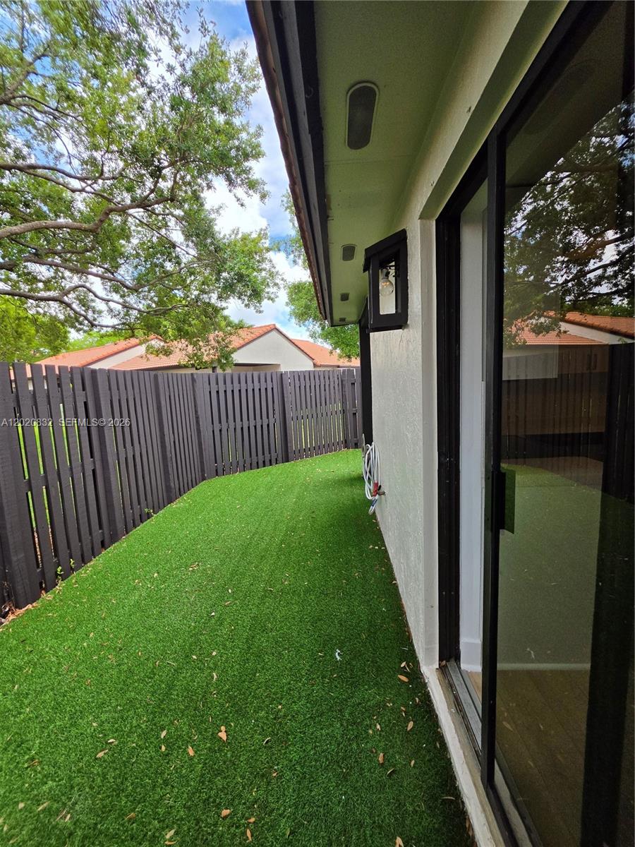 LAKES MEADOW VILG HOMES C - Residential