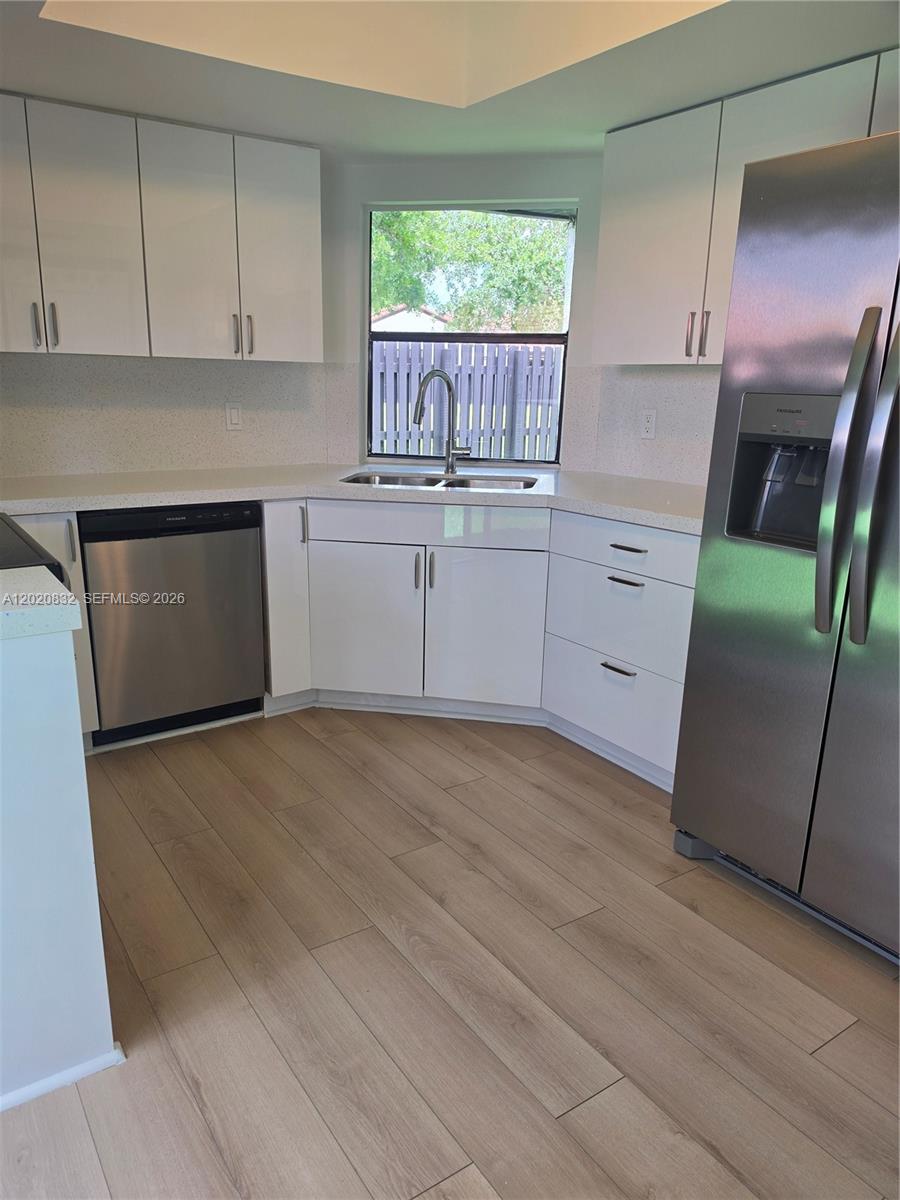 LAKES MEADOW VILG HOMES C - Residential