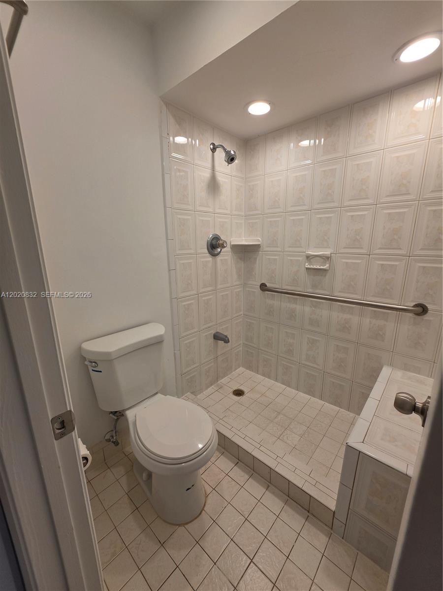 LAKES MEADOW VILG HOMES C - Residential