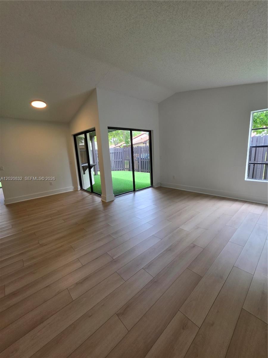 LAKES MEADOW VILG HOMES C - Residential
