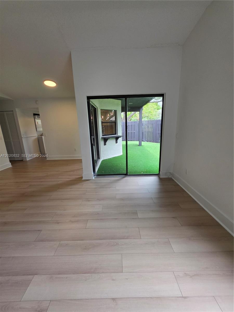 LAKES MEADOW VILG HOMES C - Residential