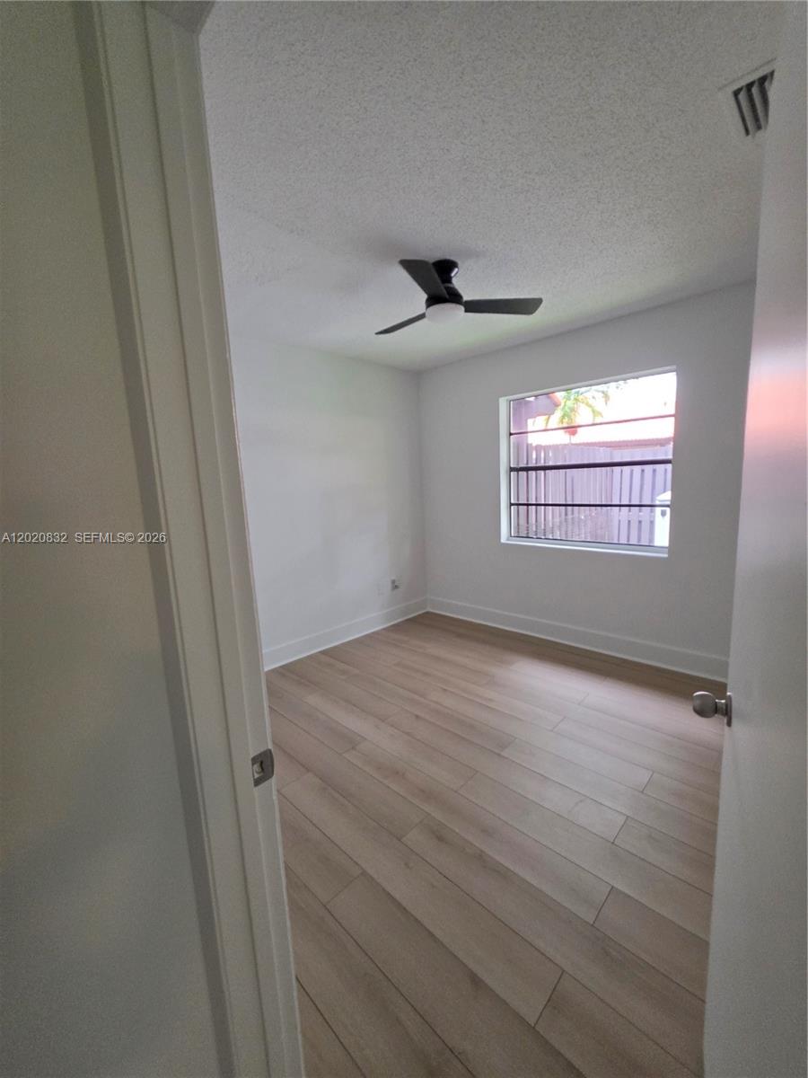 LAKES MEADOW VILG HOMES C - Residential