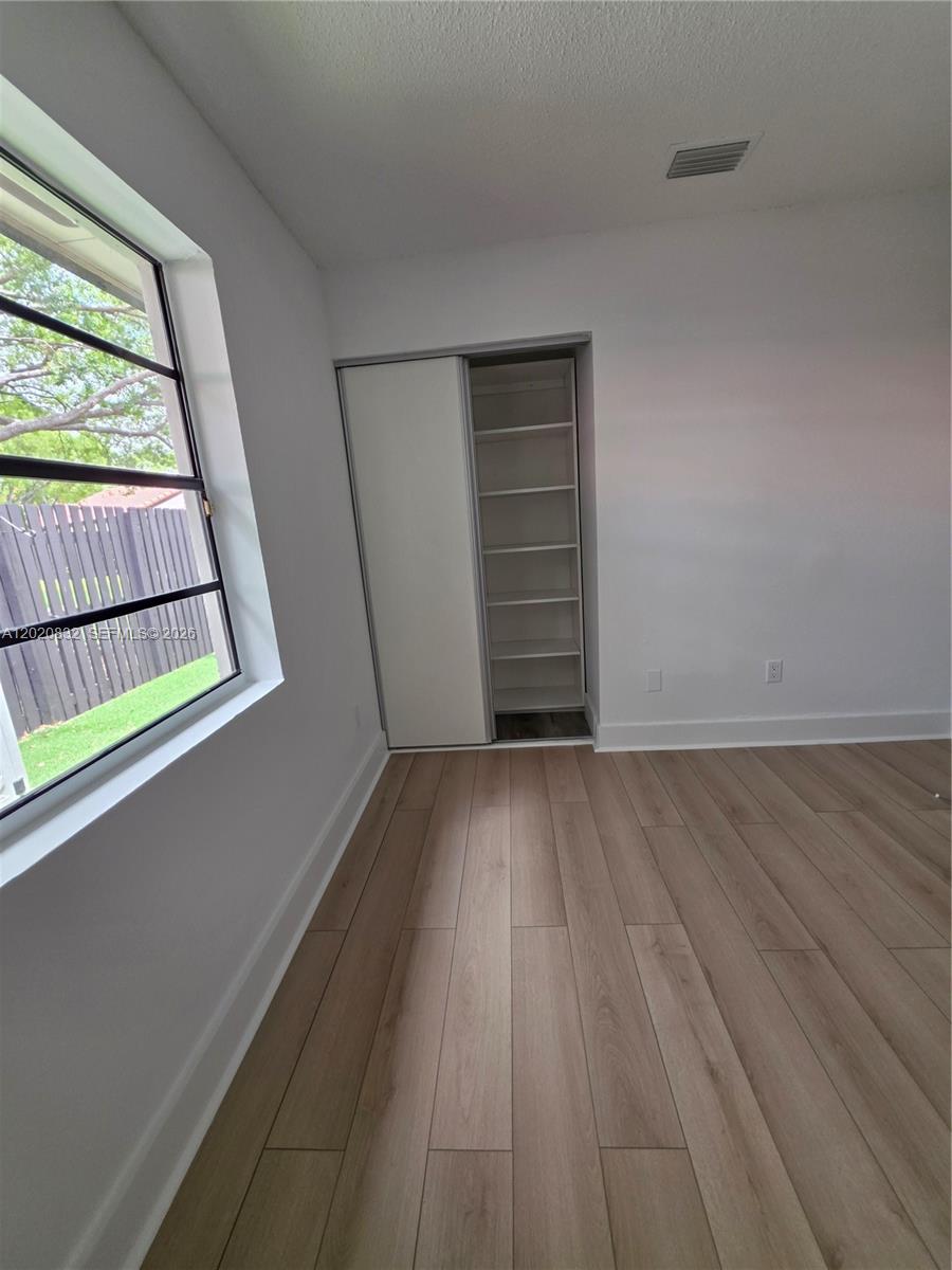 LAKES MEADOW VILG HOMES C - Residential