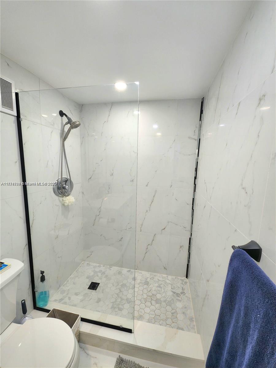 SEA AIR TOWERS CONDO - Residential Lease