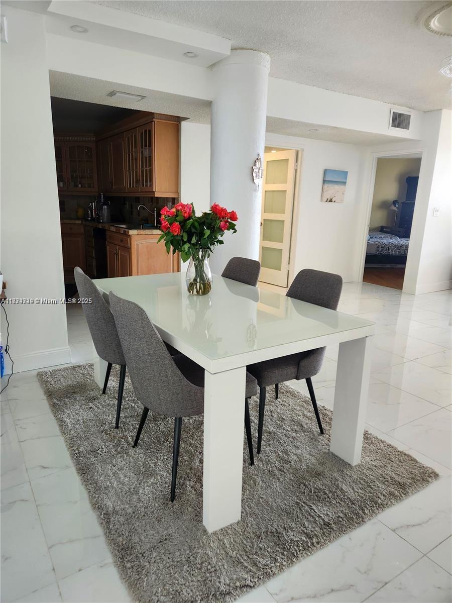 SEA AIR TOWERS CONDO - Residential Lease