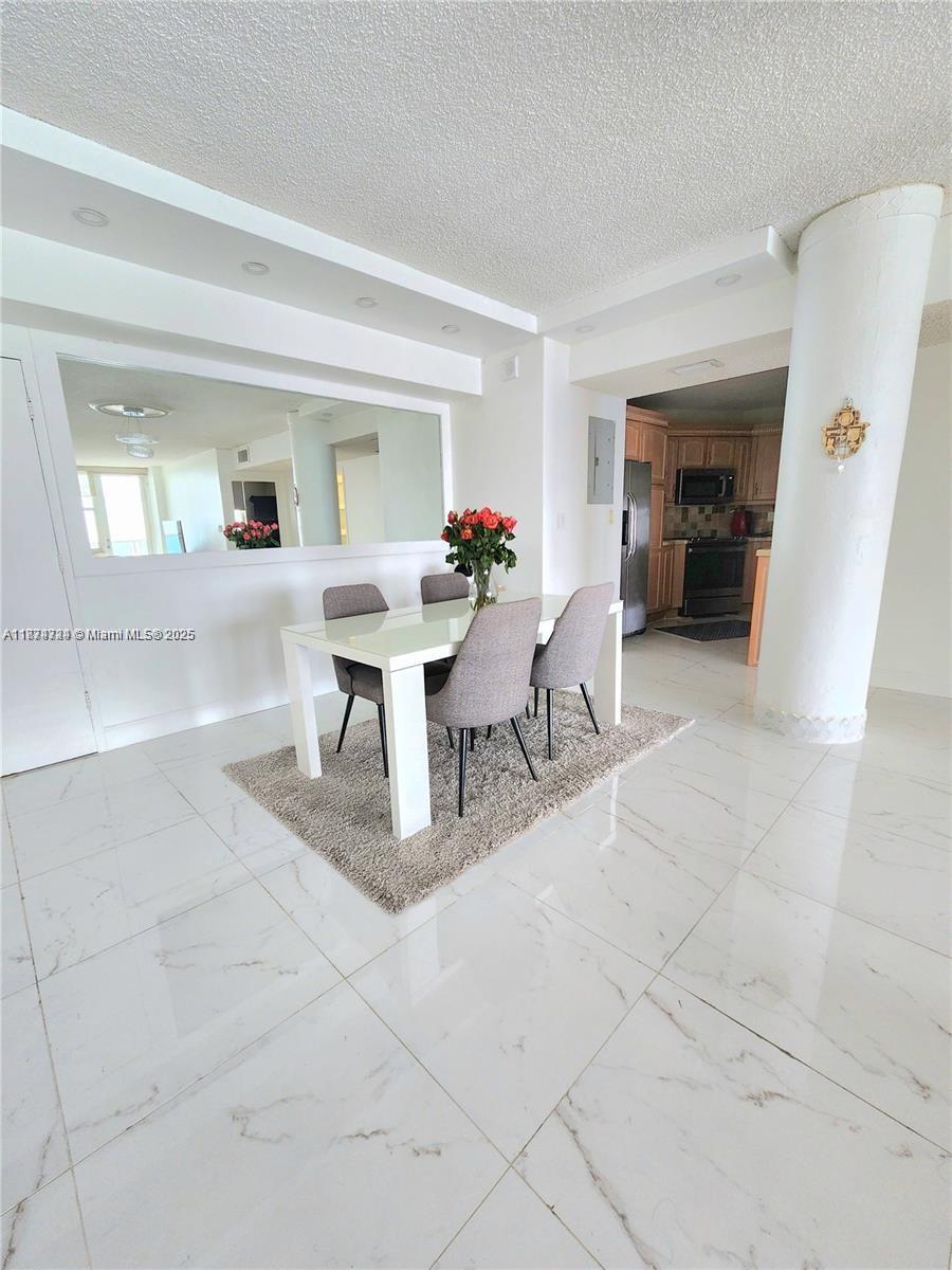 SEA AIR TOWERS CONDO - Residential Lease