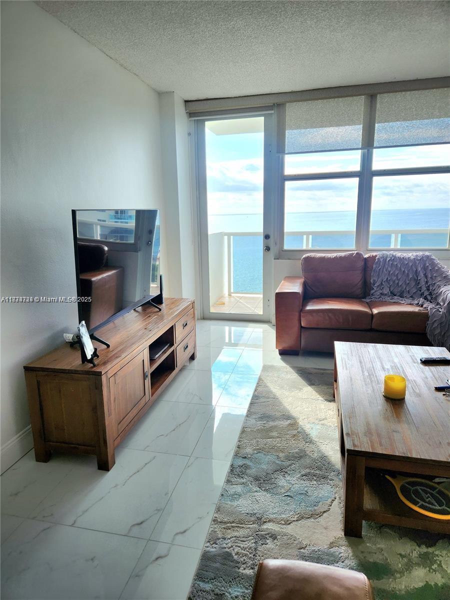 SEA AIR TOWERS CONDO - Residential Lease