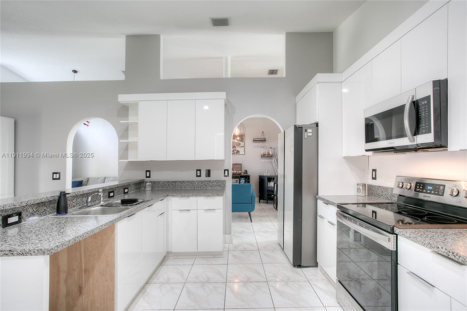 PEMBROKE LAKES SOUTH - Residential Lease