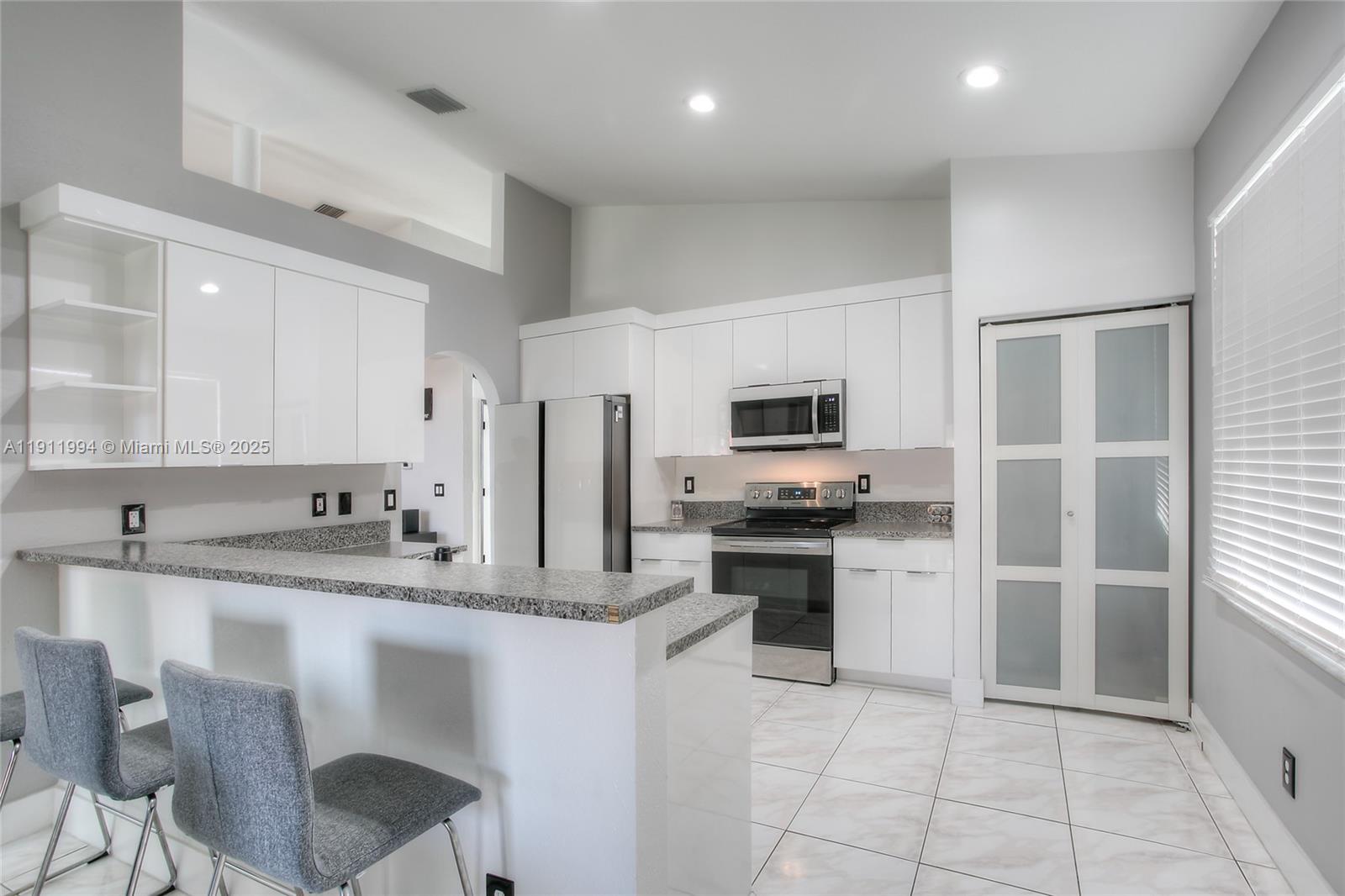 PEMBROKE LAKES SOUTH - Residential Lease