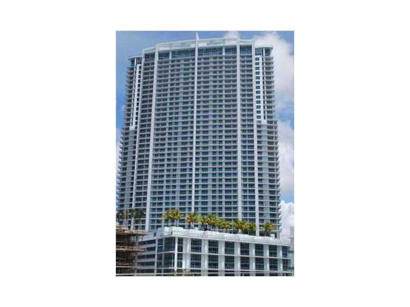 Gorgeous split floor plan unit in this 5 star building located in the heart of Riverfront. Beautiful white porcelain floors, top of the line amenities that include, SPA, pool, movie theater, gym, party room, conference room. It offers 24/7 security, vale t parking... hip and trendy location, minutes away from bar shops and restaurants... don't miss out.