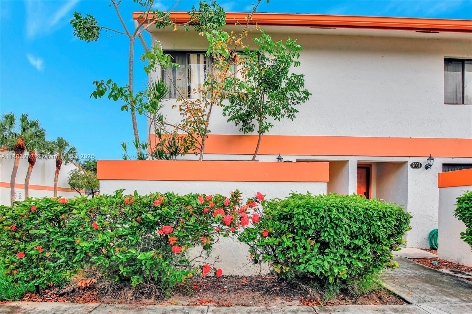 Property for Sale at 7065 Sw 42nd Pl, Davie, Broward County, Florida - Bedrooms: 3 
Bathrooms: 3  - $359,000