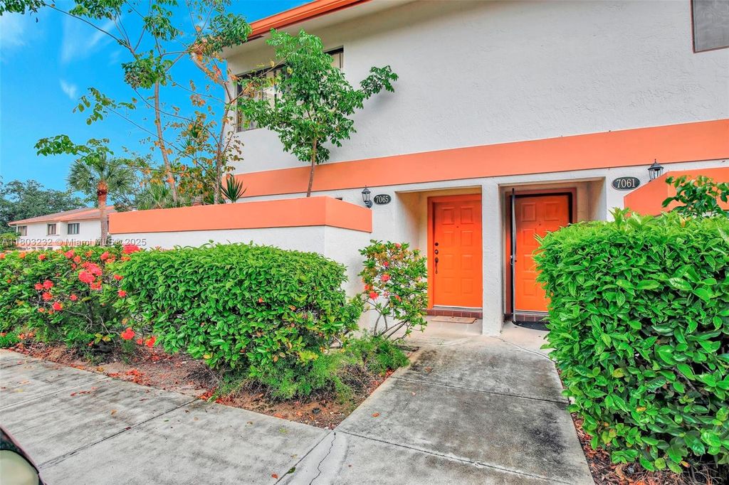 Photo of 7065 SW 42nd Pl, Davie, FL 33314 (MLS # A11803232)