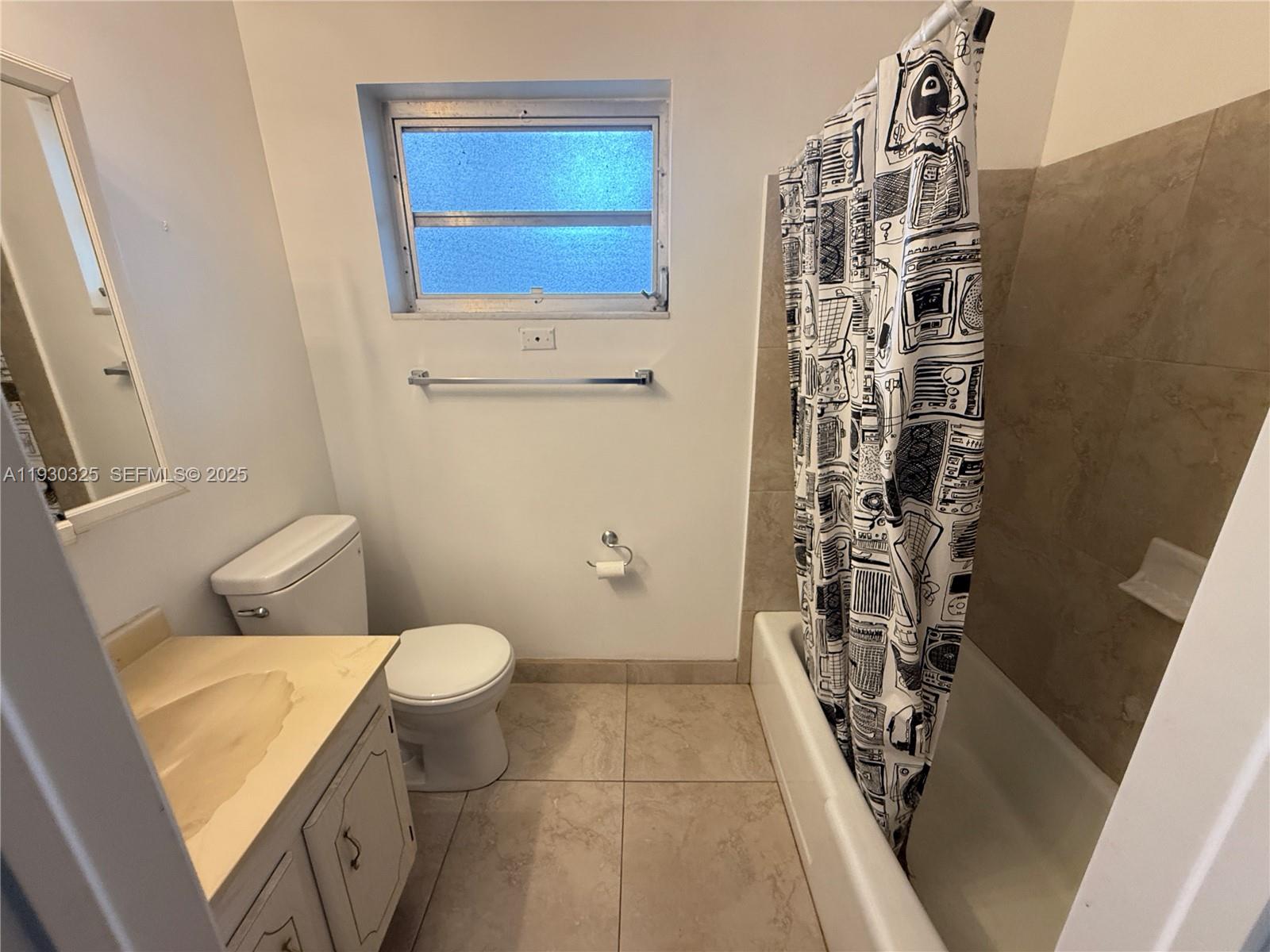 OAK HILLS CONDO NO III - Residential Lease