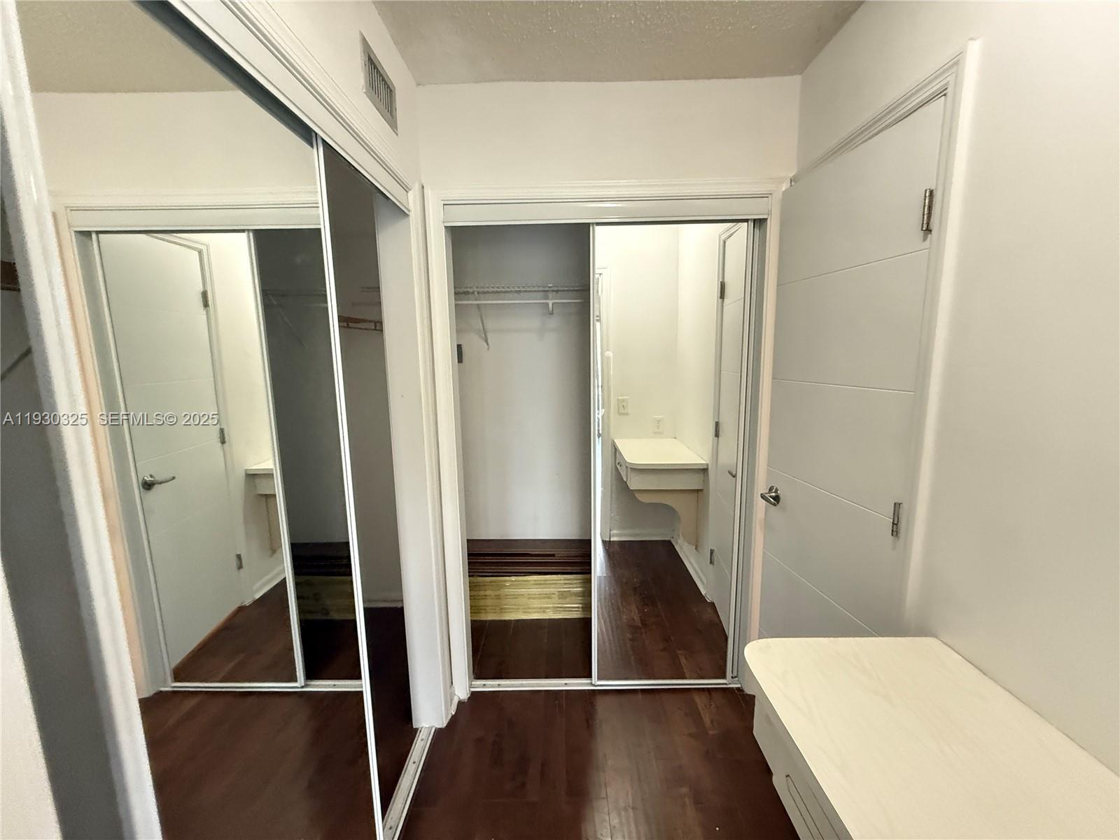 OAK HILLS CONDO NO III - Residential Lease