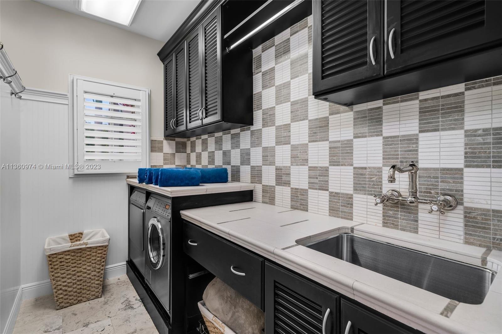 CORAL GABLES SEC E - Residential