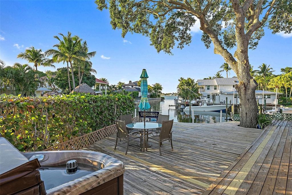 Photo of 934 Penn Trl, Jupiter, FL 33458 (MLS # A11846942)