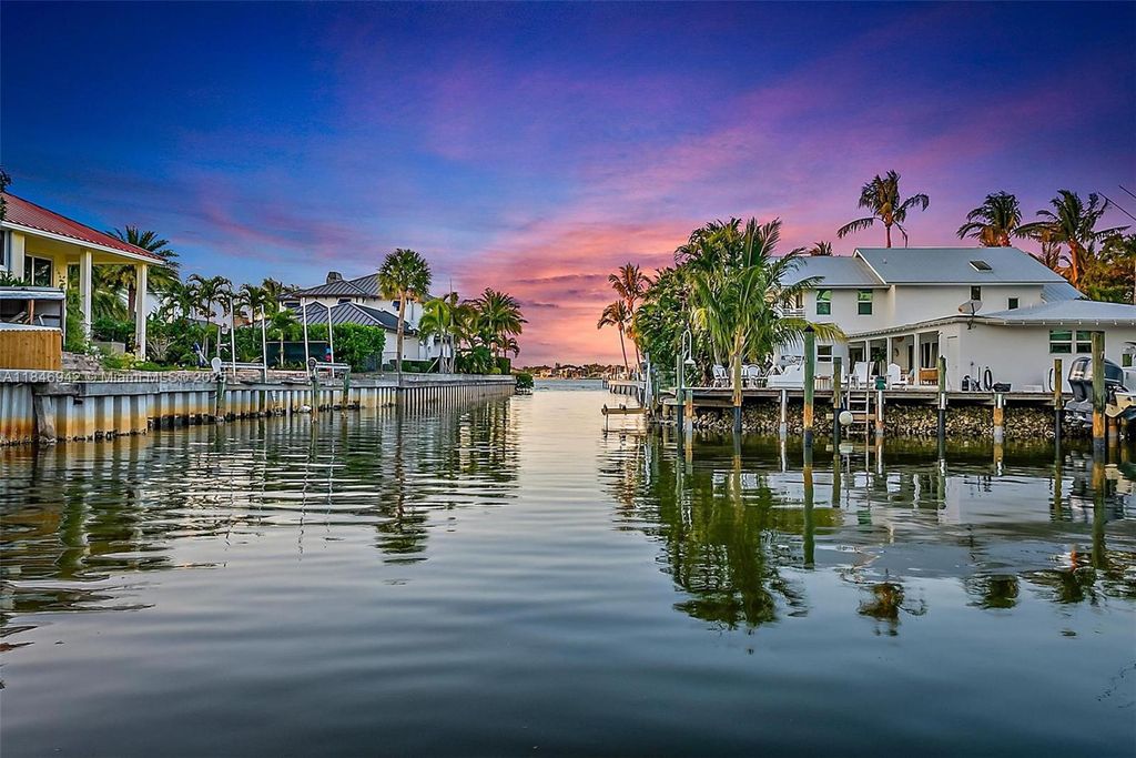 Photo of 934 Penn Trl, Jupiter, FL 33458 (MLS # A11846942)