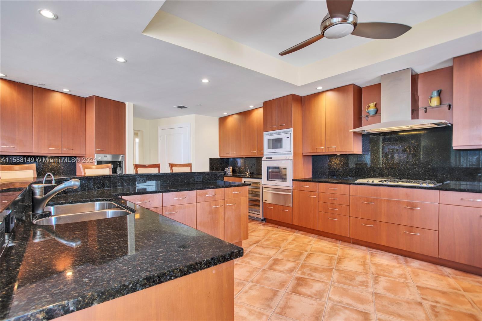 BELLAMARE @ WILLIAMS ISLA - Residential